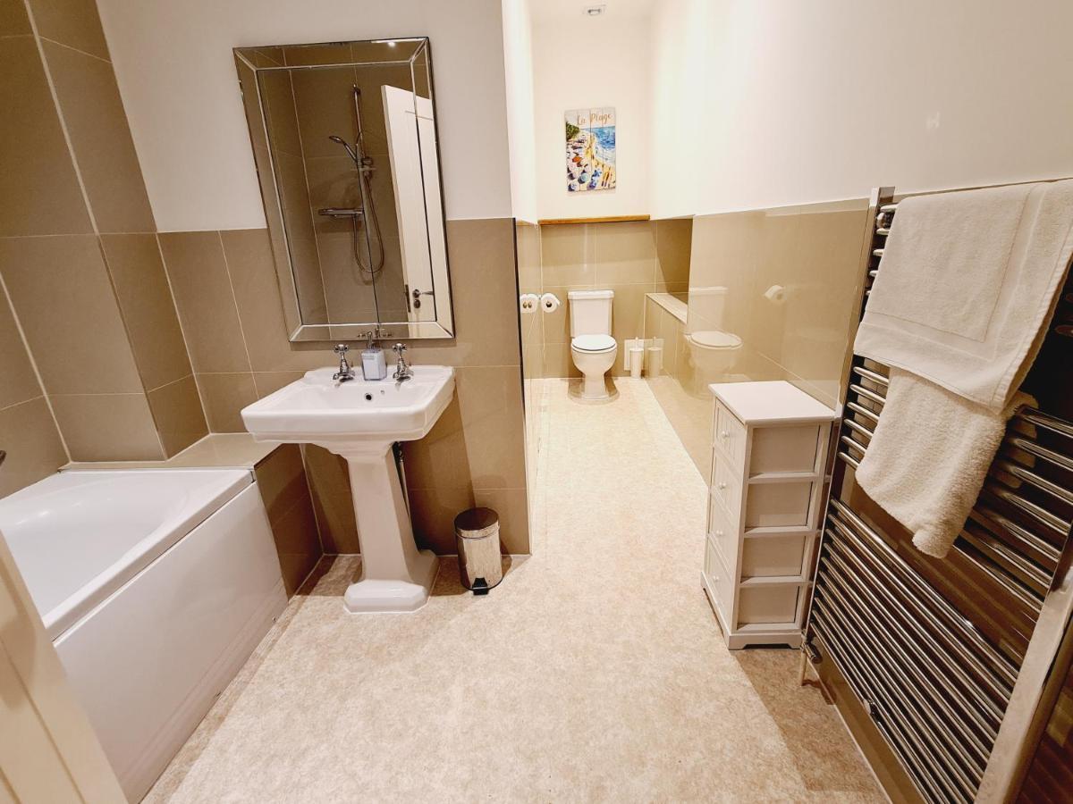 Seas The Day - Beachfront Apartment - Sleeps 4 拉姆斯盖特 外观 照片